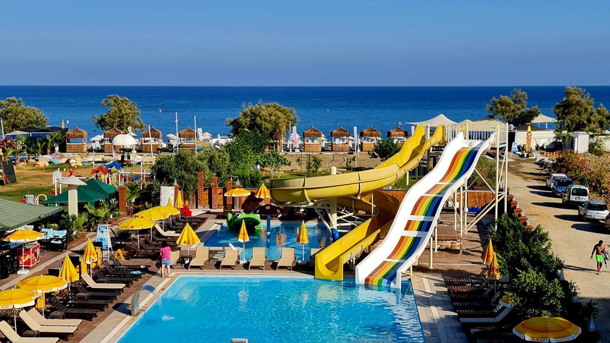 Unluselek Hotel Anamur Esterno foto