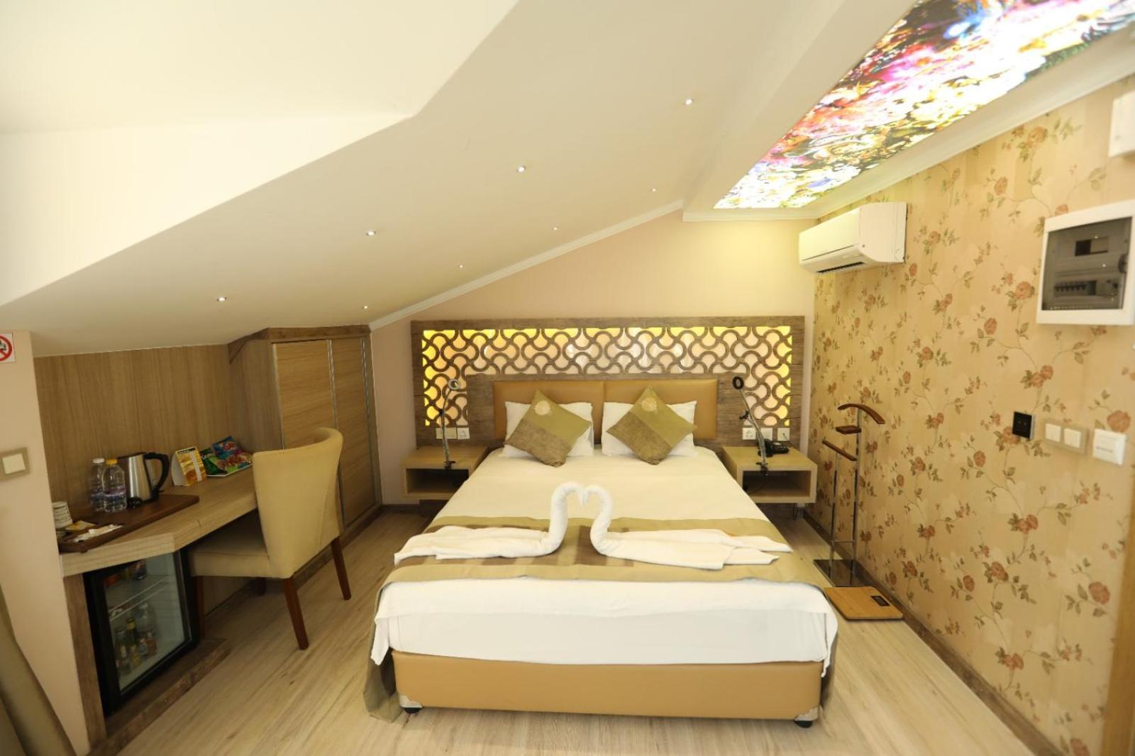 Unluselek Hotel Anamur Esterno foto