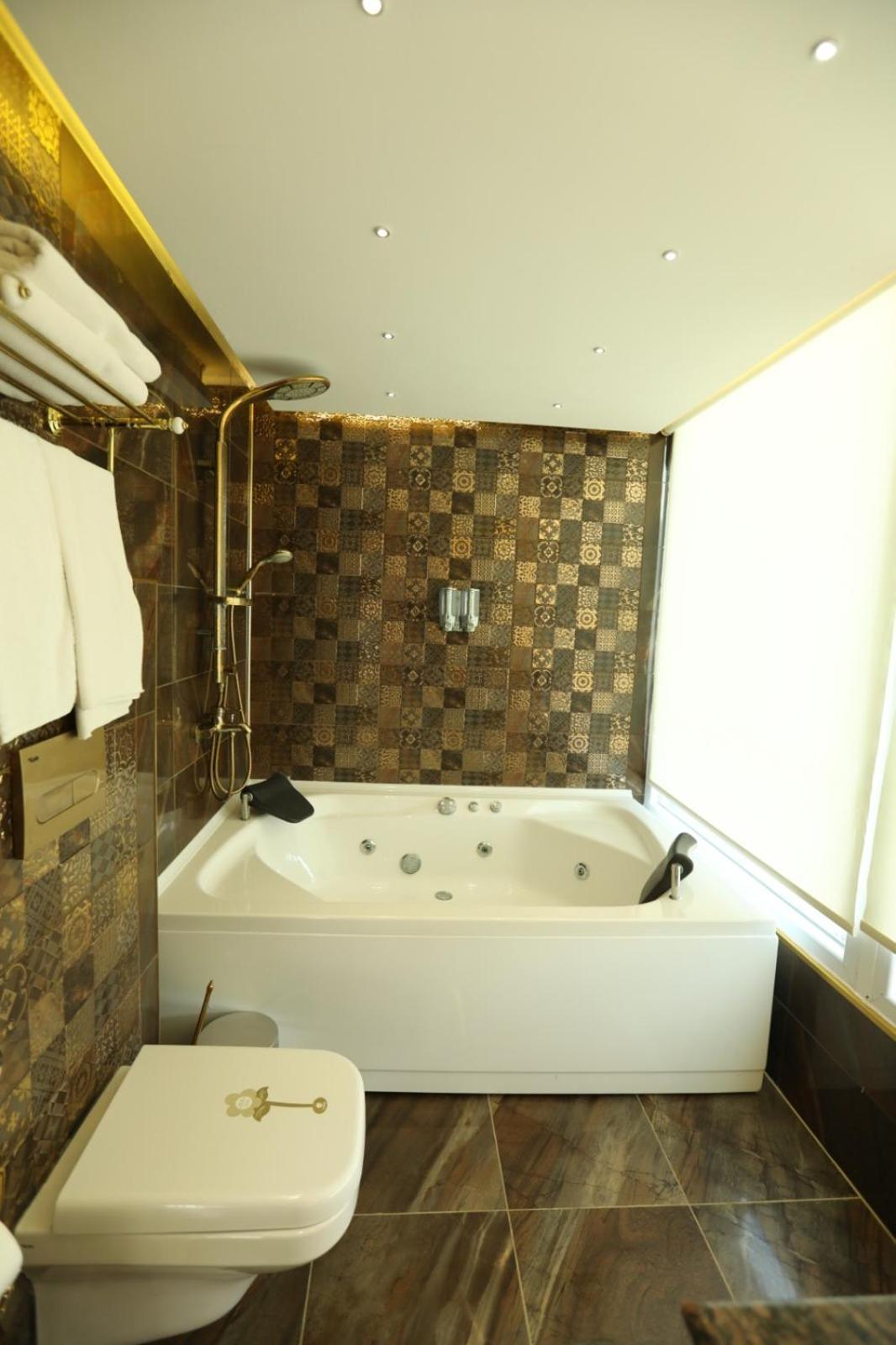 Unluselek Hotel Anamur Esterno foto