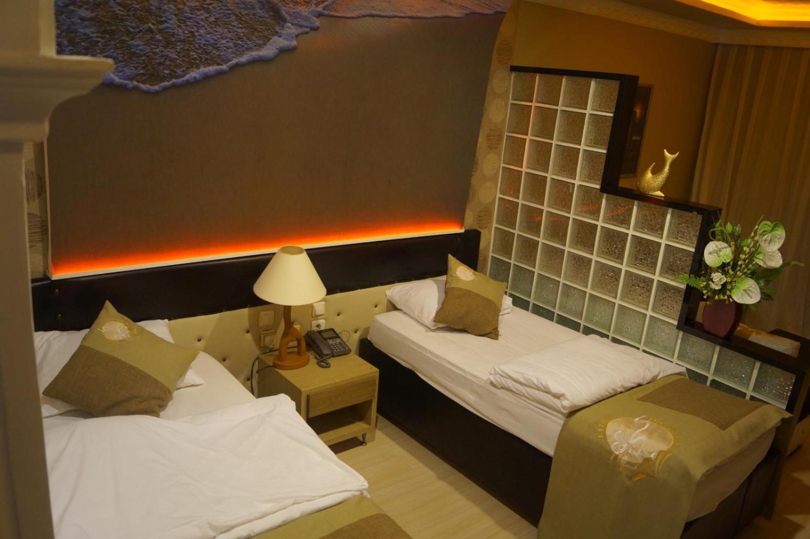 Unluselek Hotel Anamur Esterno foto