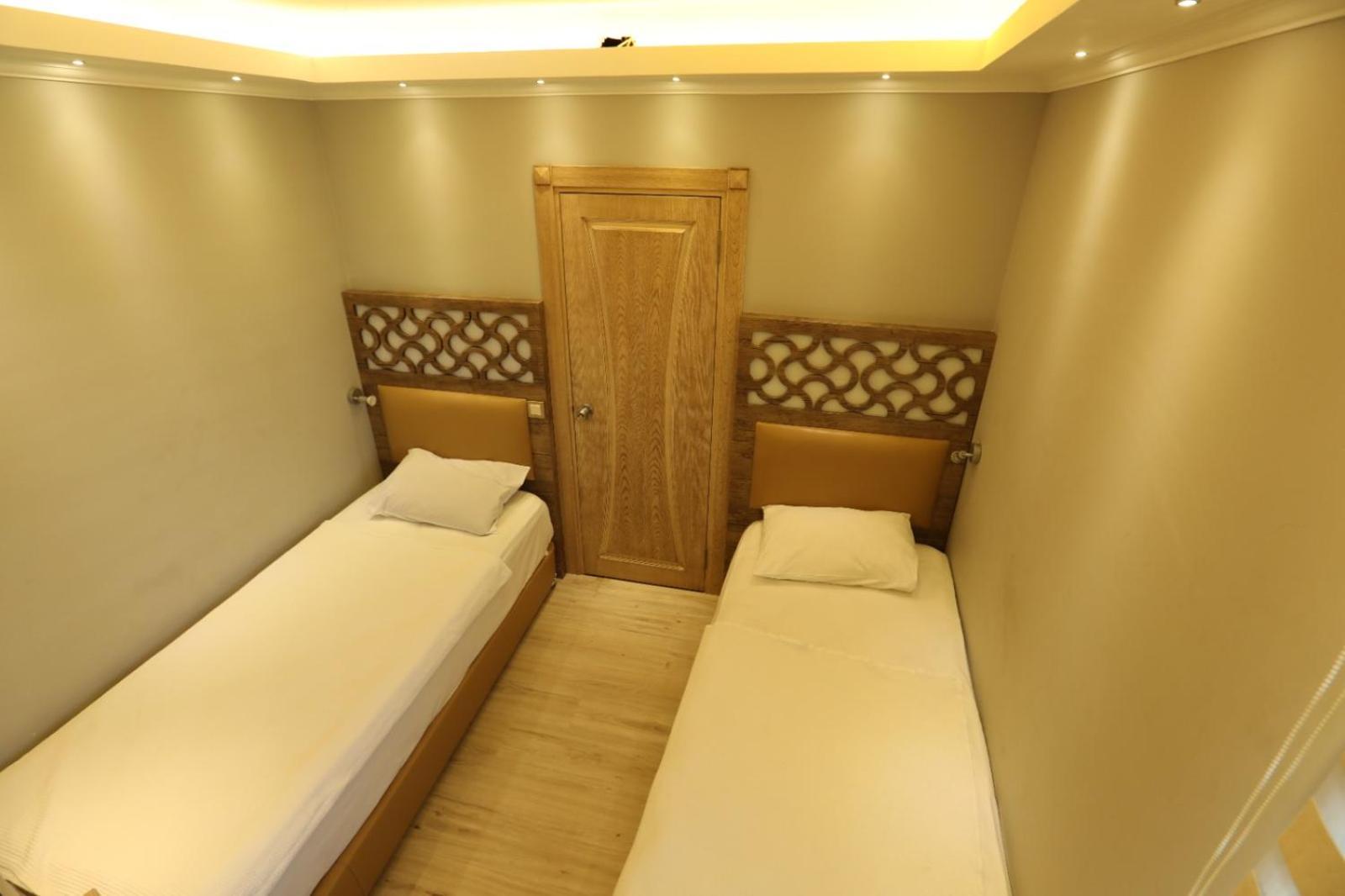 Unluselek Hotel Anamur Esterno foto
