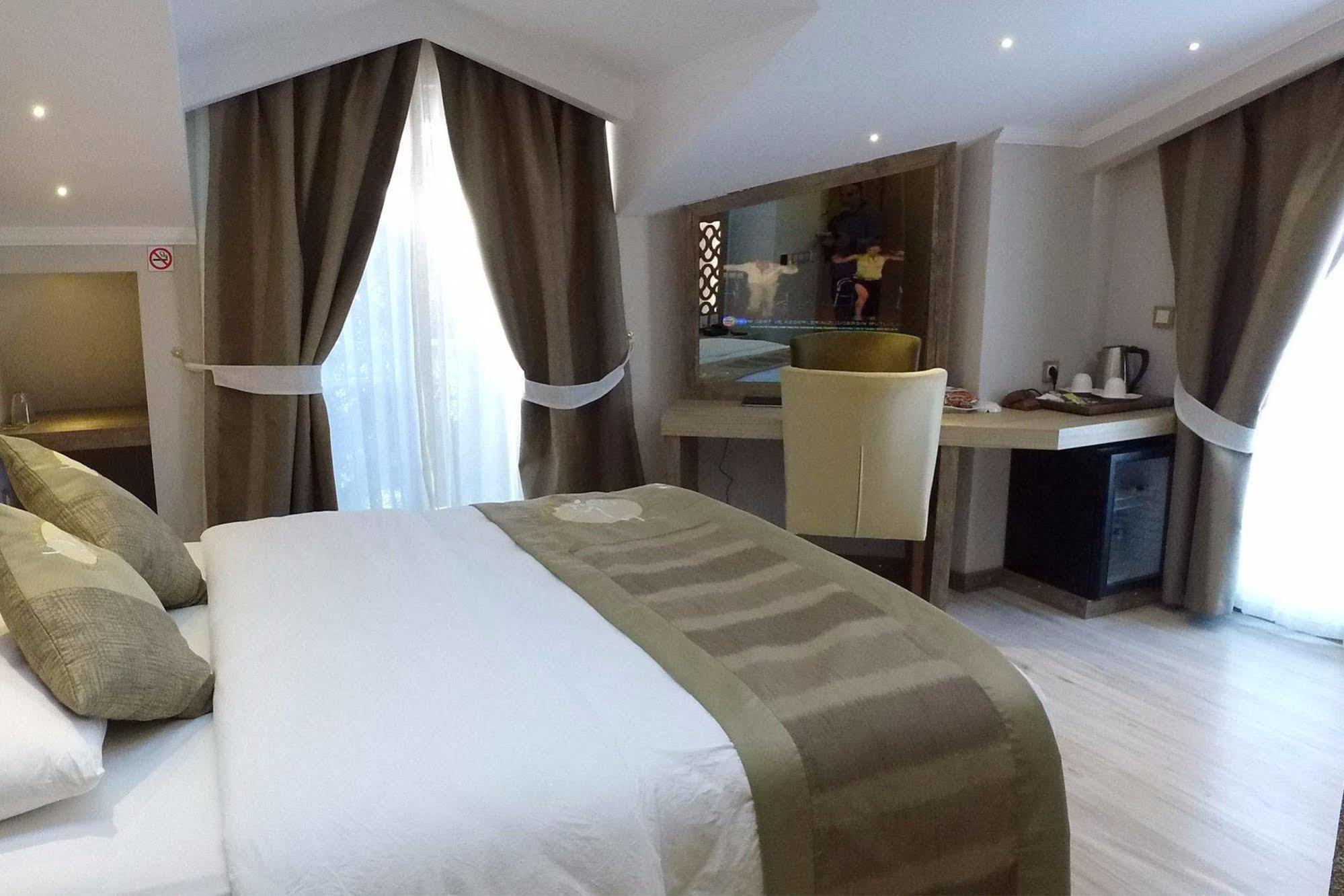 Unluselek Hotel Anamur Esterno foto